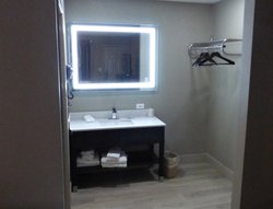  - Red Roof Inn Redding