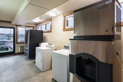  - Red Roof Plus+ Inn & Suites Goodlettsville - I-65, Exit 97