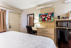  - Red Roof Plus+ Inn & Suites Goodlettsville - I-65, Exit 97