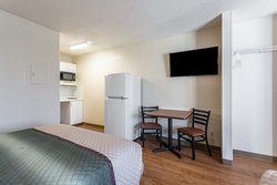  - HomeTowne Studios Airport Nashville