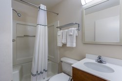  - HomeTowne Studios Airport Nashville