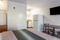  - HomeTowne Studios Airport Nashville