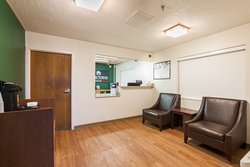  - HomeTowne Studios Livonia - I-96, Exit 176