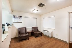  - HomeTowne Studios Livonia - I-96, Exit 176