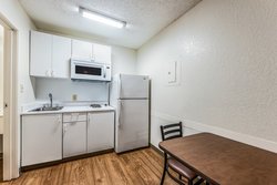  - HomeTowne Studios Sharonville - I-75, Exit 15