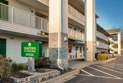  - HomeTowne Studios Independence - I-70, Exit 12