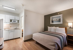  - HomeTowne Studios Independence - I-70, Exit 12