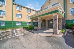  - HomeTowne Studios St Louis Airport Hazelwood - I-270, Exit 25