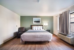  - HomeTowne Studios St Louis Airport Hazelwood - I-270, Exit 25