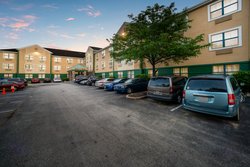  - HomeTowne Studios St Louis Airport Hazelwood - I-270, Exit 25