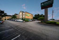  - HomeTowne Studios St Louis Airport Hazelwood - I-270, Exit 25