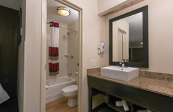  - Red Roof Plus+ Inn & Suites Druid Hills Atlanta - I-85, Exit 89