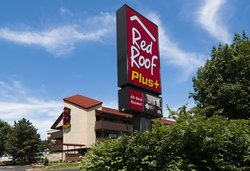  - Red Roof Plus+ Inn & Suites Forest Park St Louis - I-44, Exit 286