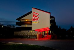  - Red Roof Plus+ Inn & Suites Linthicum