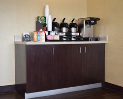  - Red Roof Inn Syracuse - I-90, Exit 35