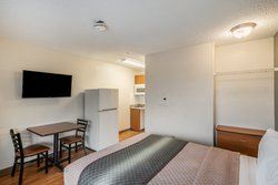  - HomeTowne Studios Spokane Valley