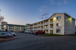  - HomeTowne Studios Spokane Valley