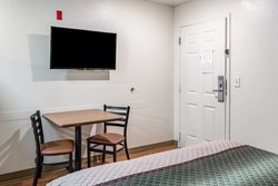  - HomeTowne Studios Springfield