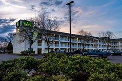  - HomeTowne Studios Springfield