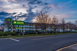  - HomeTowne Studios Springfield