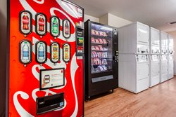  - HomeTowne Studios West Phoenix - I-10, Exit 137 & 139