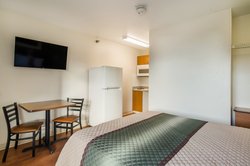  - HomeTowne Studios Sulphur - I-10, Exit 23