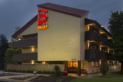  - Red Roof Plus+ Inn & Suites Willowbrook - I-55, Exit 274