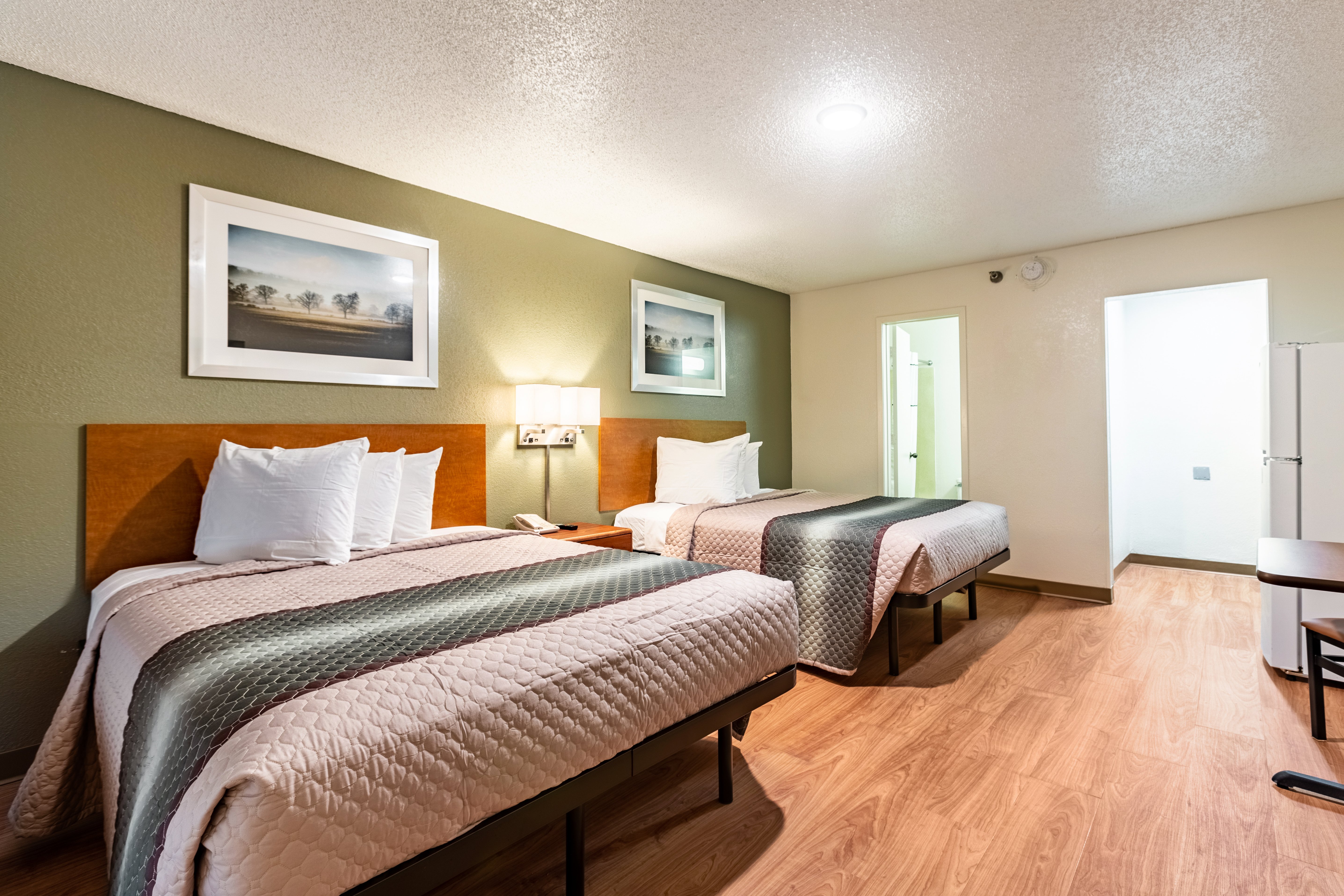 HOMETOWNE ATLANTA DOWNTOWN NORCROSS-guestroom-2 Queen.jpg