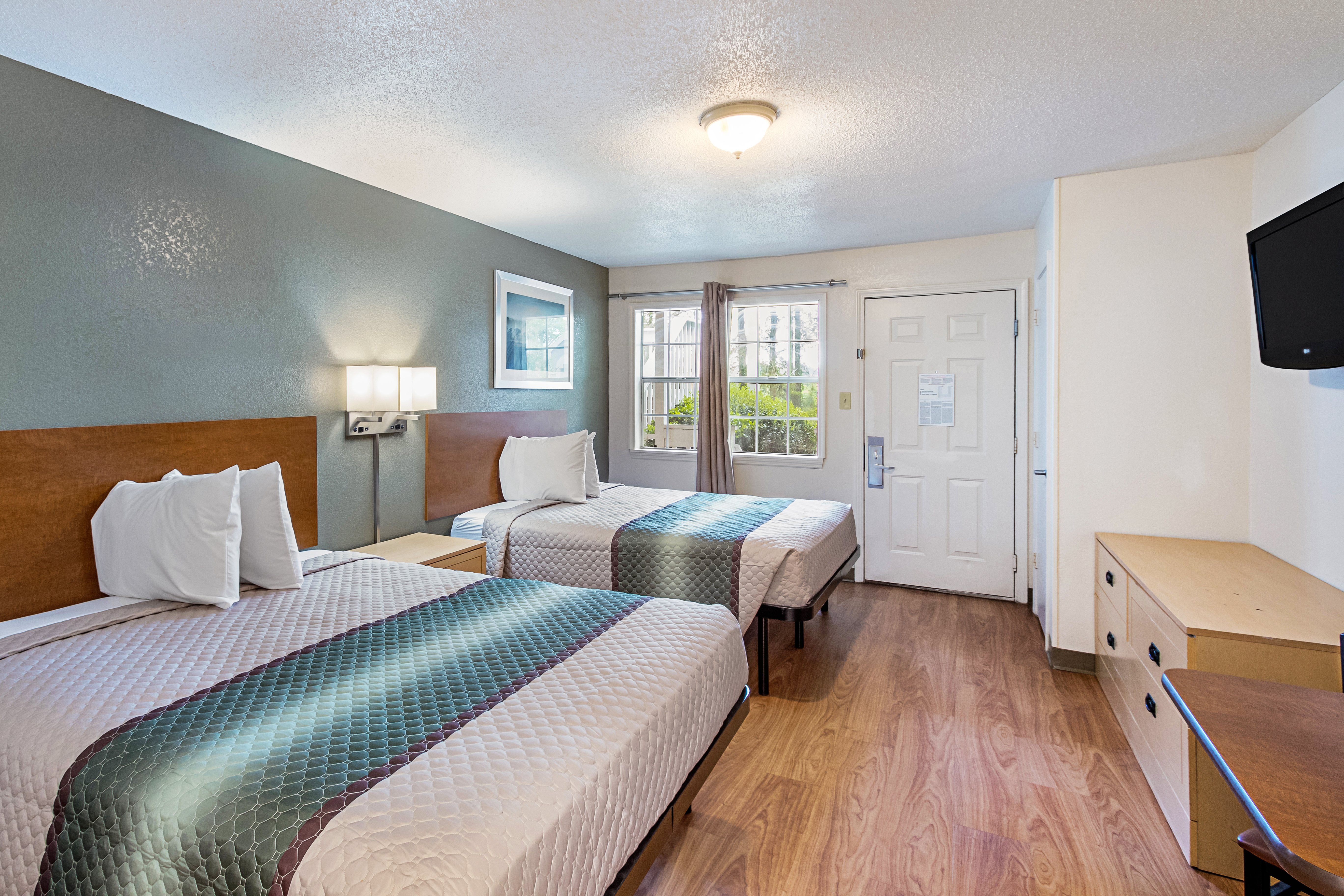 HOMETOWNE ATLANTA LAWRENCVILLE-guestroom-Double Bedroom.jpg