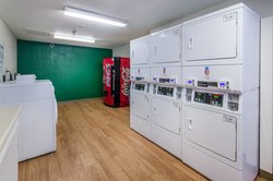  - HomeTowne Studios University Parkway Winston-Salem