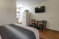  - HomeTowne Studios University Parkway Winston-Salem