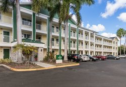  - HomeTowne Studios Tamarac