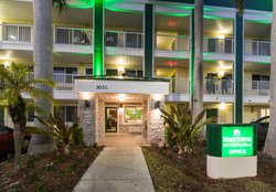  - HomeTowne Studios Tamarac