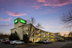  - HomeTowne Studios Research Triangle Durham - I-40, Exit 278