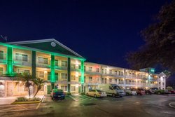  - HomeTowne Studios UCF Area Orlando