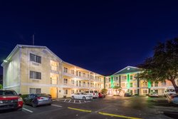  - HomeTowne Studios UCF Area Orlando