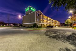  - HomeTowne Studios Mesquite - I-30, Exits 56A & 57