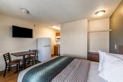  - HomeTowne Studios West Austin