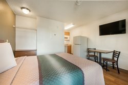  - HomeTowne Studios Mesquite - I-30, Exits 56A & 57