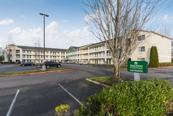  - HomeTowne Studios Kent