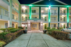  - HomeTowne Studios Kent