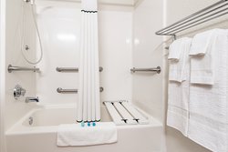  - HomeTowne Studios Puyallup