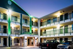  - HomeTowne Studios Airport Colorado Springs