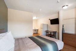  - HomeTowne Studios Airport Colorado Springs