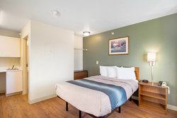  - HomeTowne Studios Airport Colorado Springs