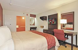  - Red Roof Plus+ Inn & Suites Hoffman Estates - I-90, Exit 62