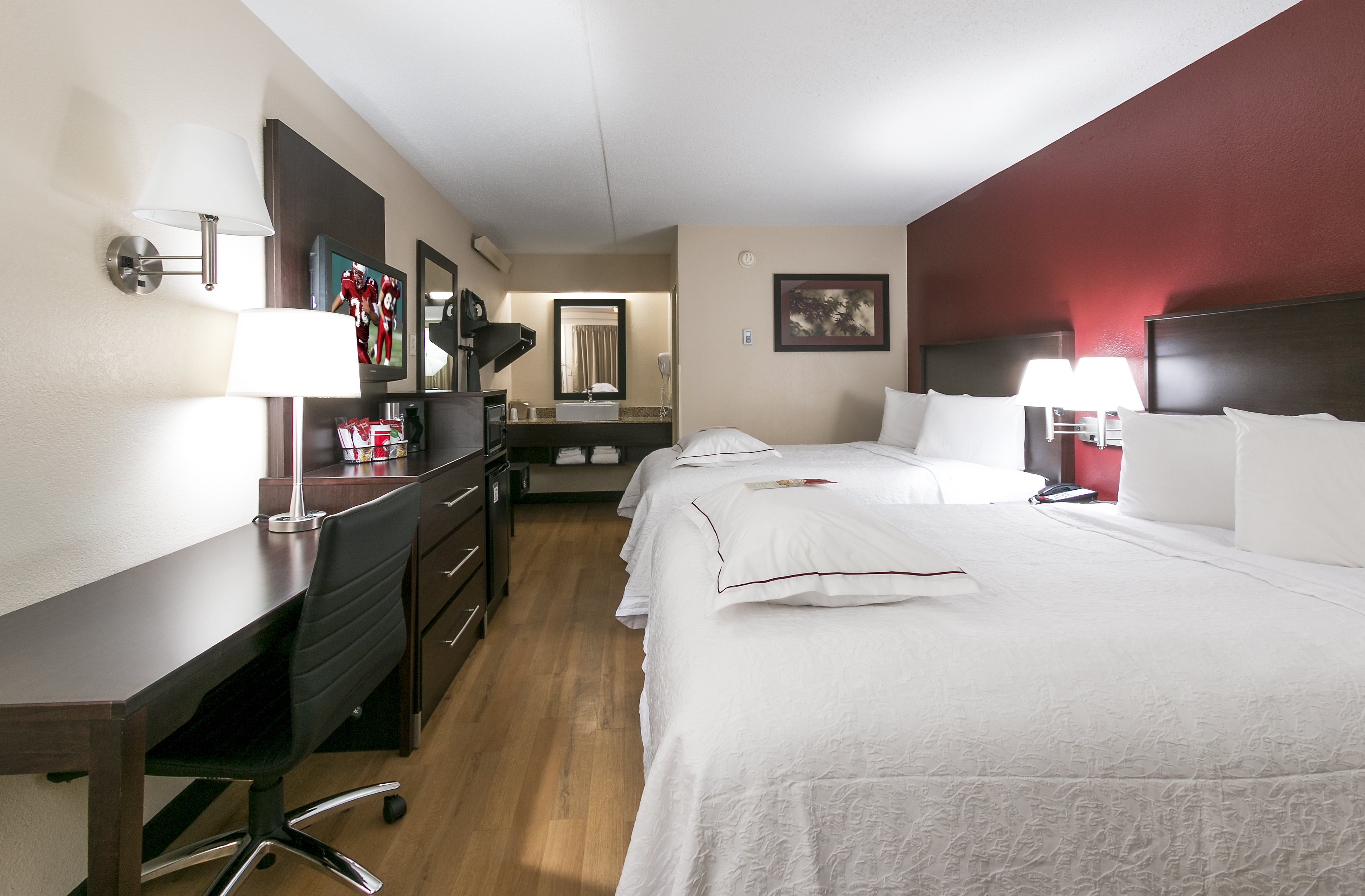 RED ROOF PLUS+ HOFFMAN ESTATES-guestroom-Premium Double 1.jpg