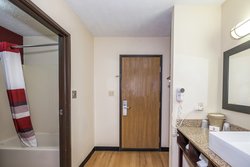  - Red Roof Inn & Suites Hermitage - I-80, Exit 4B