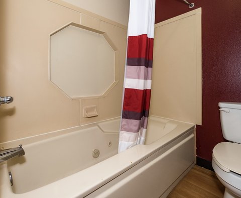 Hermitage_PA_cheap_hotel_Bathroom6