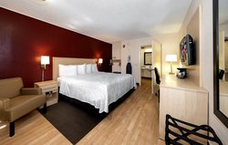  - Red Roof Plus+ Inn & Suites Naples